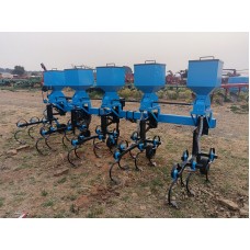 FERTILIZER APPLICATOR