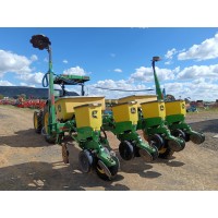 John Deere 1755 4 Row Trailed Planter