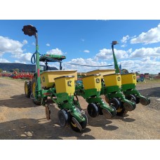 John Deere 1755 4 Row Trailed Planter